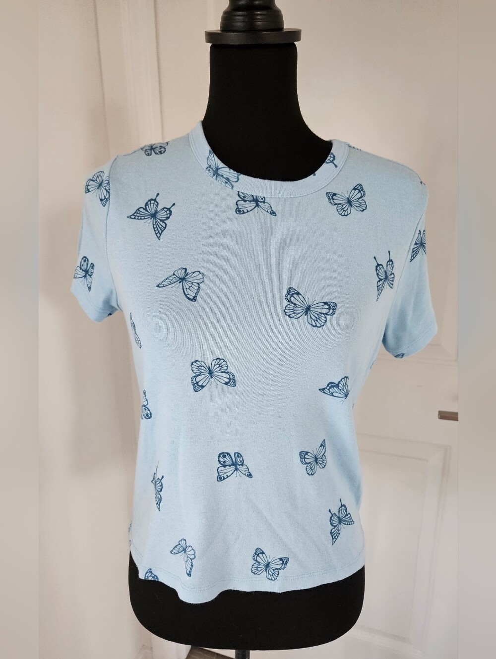 Women's Light Blue Butterfly Print Short Sleeve Tee size S - Picture 11 of 11